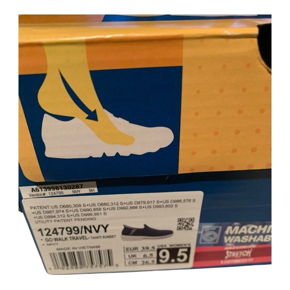 New in Box Skechers Go Walk Travel Shoes - Picture 2 of 2